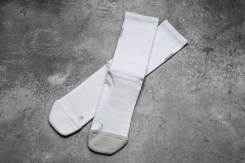 Nobull Crew Men's Socks White | 16843MIHC