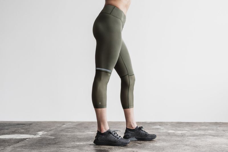 Nobull Pace Crop Women's Tight Green | 27695WFGN